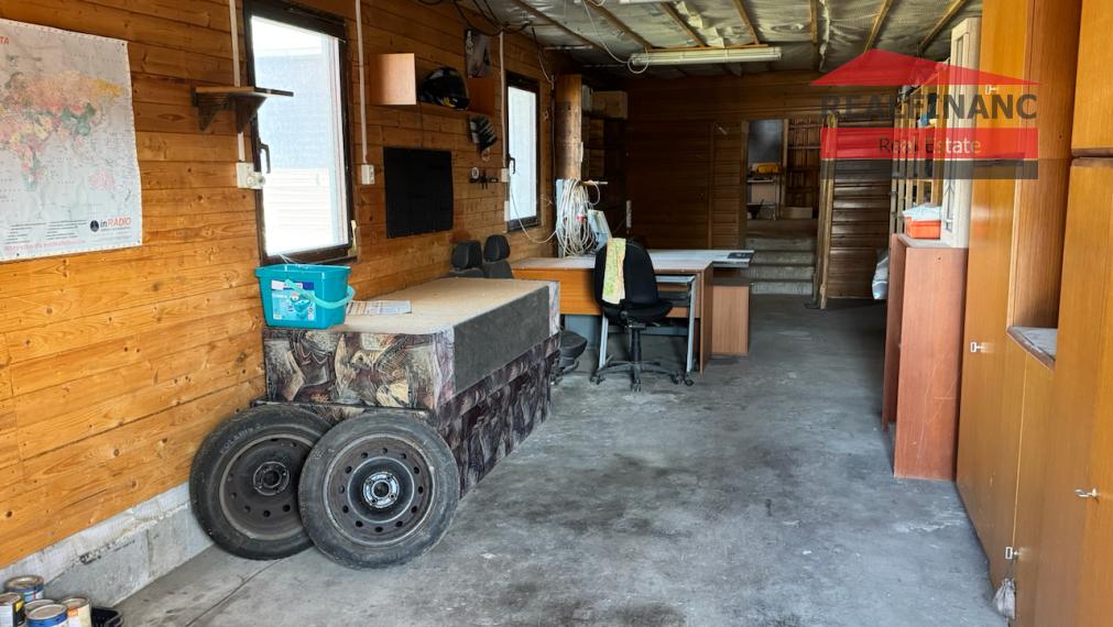 Na predaj rodinný dom s 10 árovým pozemkom a podnikateľským potenciálom v obci Veľké Kostoľany