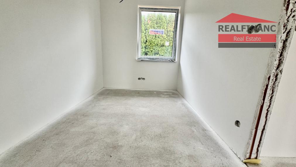 POSLEDNÝ VOĽNÝ, dokončenie v štandarde!!! NOVOSTAVBA 4.-izb. RD, hliníkové žalúzie, 2x park. miesto, obec Dolná Krupá