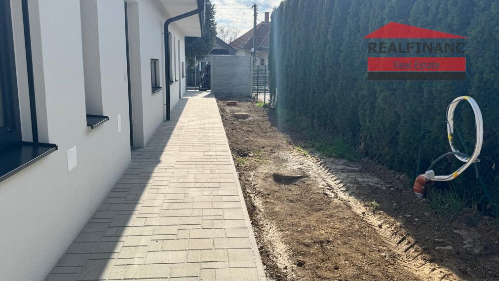 POSLEDNÝ VOĽNÝ, dokončenie v štandarde!!! NOVOSTAVBA 4.-izb. RD, hliníkové žalúzie, 2x park. miesto, obec Dolná Krupá