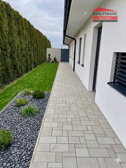 POSLEDNÝ VOĽNÝ, dokončenie v štandarde!!! NOVOSTAVBA 4.-izb. RD, hliníkové žalúzie, 2x park. miesto, obec Dolná Krupá