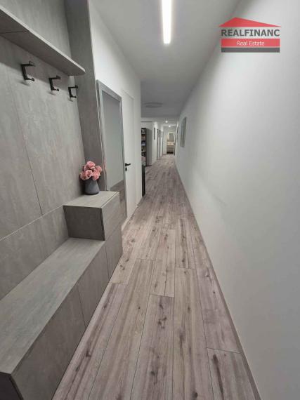 REALFINANC 100% aktuálny!!! Novostavba 4-izbový byt 109,95 m2 v novostavbe Rezidencia Hviezdoslavova v centre mesta Trnava.