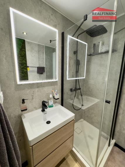 TEHLOVÝ 3.-izb. kompl. zrekonštruovaný byt s balkónom, 70m2, klíma, 5x vstavaná skriňa, Koniarekova ul.