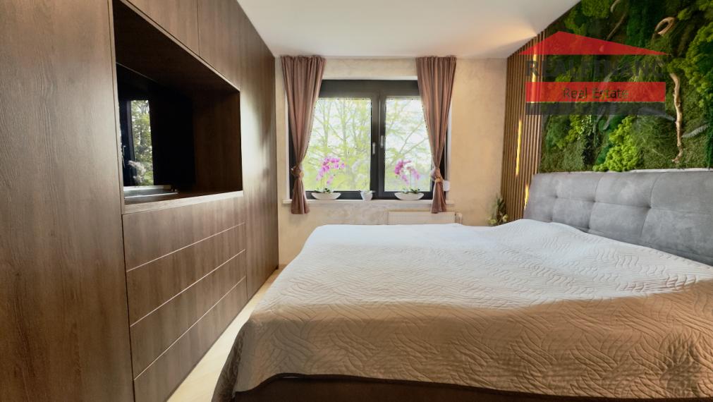 TEHLOVÝ 3.-izb. kompl. zrekonštruovaný byt s balkónom, 70m2, klíma, 5x vstavaná skriňa, Koniarekova ul.