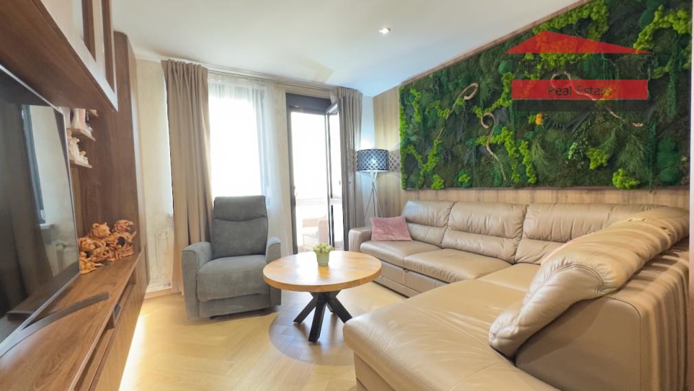 TEHLOVÝ 3.-izb. kompl. zrekonštruovaný byt s balkónom, 70m2, klíma, 5x vstavaná skriňa, Koniarekova ul.