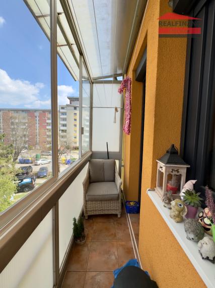 TEHLOVÝ 3.-izb. kompl. zrekonštruovaný byt s balkónom, 70m2, klíma, 5x vstavaná skriňa, Koniarekova ul.