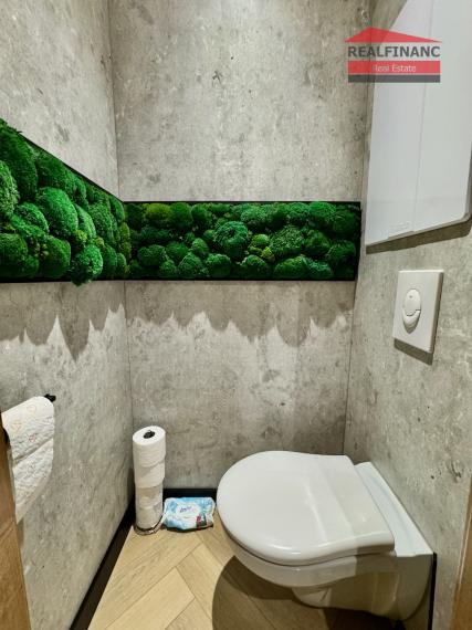 TEHLOVÝ 3.-izb. kompl. zrekonštruovaný byt s balkónom, 70m2, klíma, 5x vstavaná skriňa, Koniarekova ul.