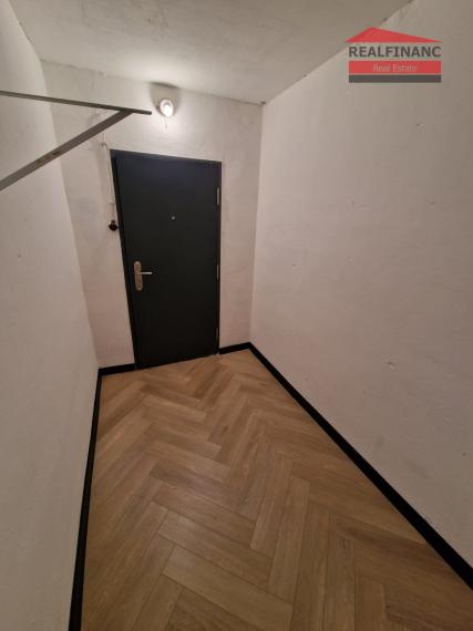 TEHLOVÝ 3.-izb. kompl. zrekonštruovaný byt s balkónom, 70m2, klíma, 5x vstavaná skriňa, Koniarekova ul.