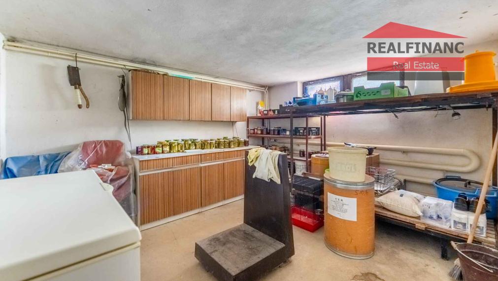 REALFINANC – 100% aktuálny! 35 ročný - 5 izbový rodinný dom s garážou, pozemok 692 m2, Opoj !