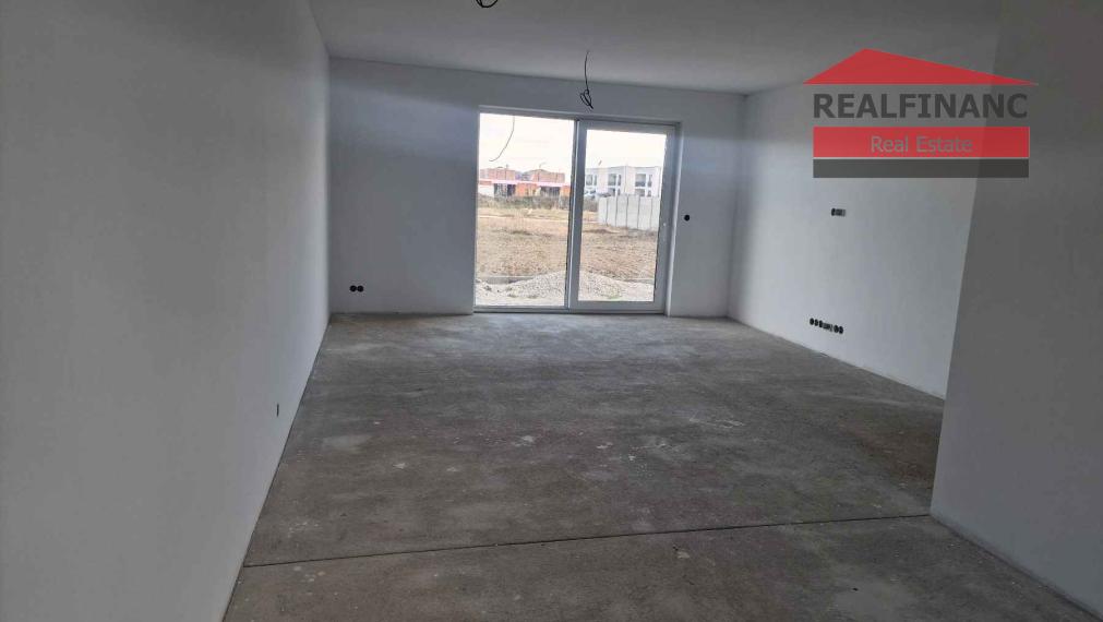 REALFINANC – 100% aktuálny! Novostavba 4 izbový tehlový rodinný dom byt 122 m2 + 3 x parkovacie miesto!