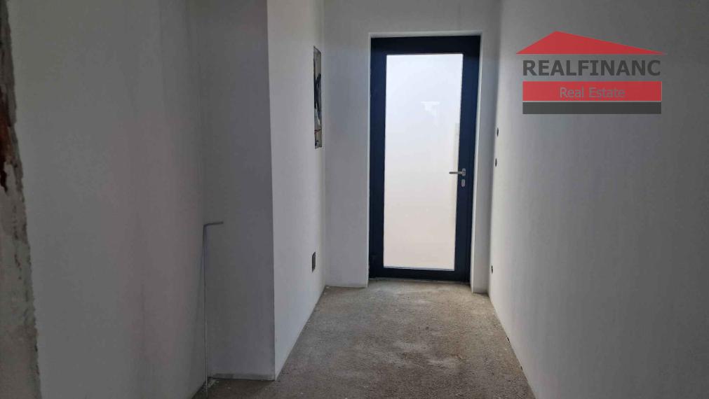 REALFINANC – 100% aktuálny! Novostavba 4 izbový tehlový rodinný dom byt 122 m2 + 3 x parkovacie miesto!
