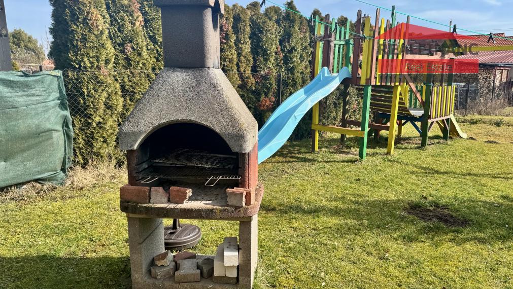 Na predaj zrekonštruovaný a plne vybavený penzión (15 lôžok) v malebnej obci Smolenice.