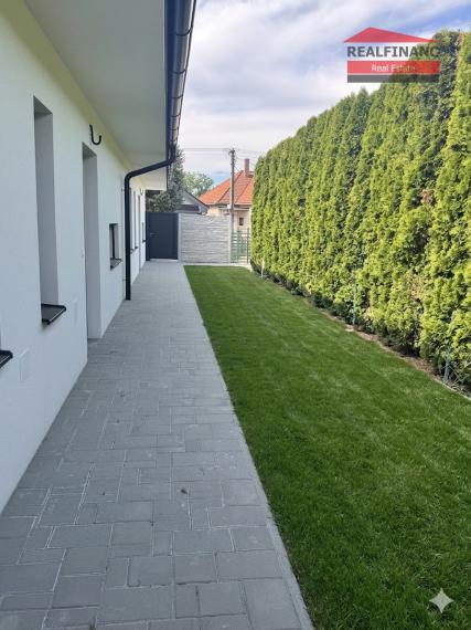 POSLEDNÝ VOĽNÝ, dokončenie v štandarde!!! NOVOSTAVBA 4.-izb. RD, hliníkové žalúzie, 2x park. miesto, obec Dolná Krupá