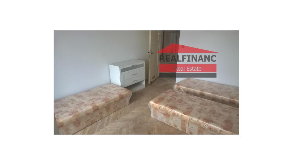 Ponúkame Vám na prenájom 3 izbový tehlový byt v Trnave, ul. Študentská max. pre 6 osôb v blízkosti centra mesta a žel. stanice