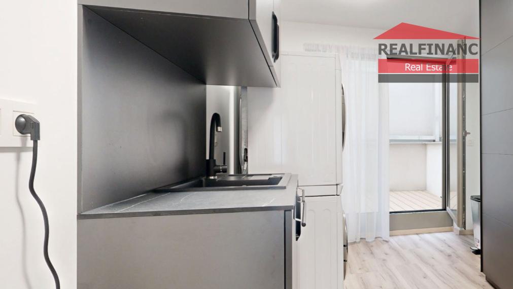 REALFINANC 100% aktuálny!!! Novostavba 2 izbový byt 79,00 m² s balkónom aj terasou v novostavbe Rezidencia Hviezdoslavova v centre mesta Trnava.