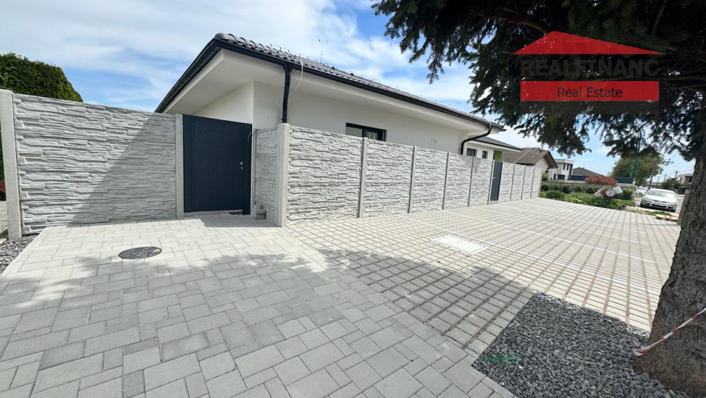 POSLEDNÝ VOĽNÝ, dokončenie v štandarde!!! NOVOSTAVBA 4.-izb. RD, hliníkové žalúzie, 2x park. miesto, obec Dolná Krupá