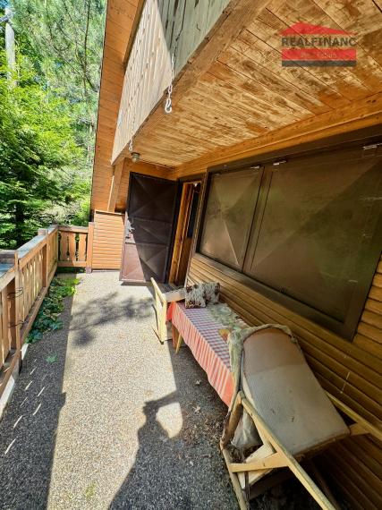 Na predaj zariadená chata s pozemkom 352m2 v srdci Malých Karpát – Buková