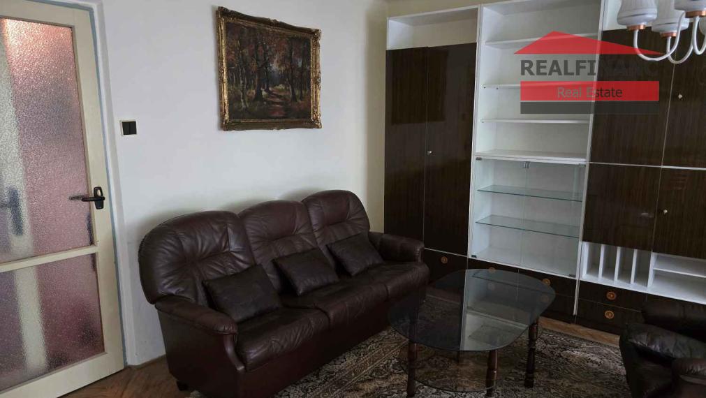 REALFINANC 100% aktuálny!!! Pôvodný stav 4 -izbový byt 75,84 m2 + 3 m2 loggia, Trnava.