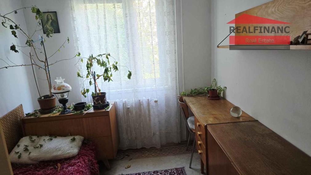 REALFINANC 100% aktuálny!!! Pôvodný stav 4 -izbový byt 75,84 m2 + 3 m2 loggia, Trnava.