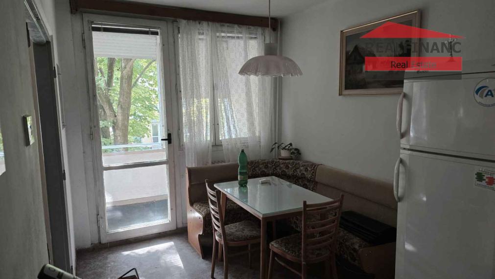 REALFINANC 100% aktuálny!!! Pôvodný stav 4 -izbový byt 75,84 m2 + 3 m2 loggia, Trnava.