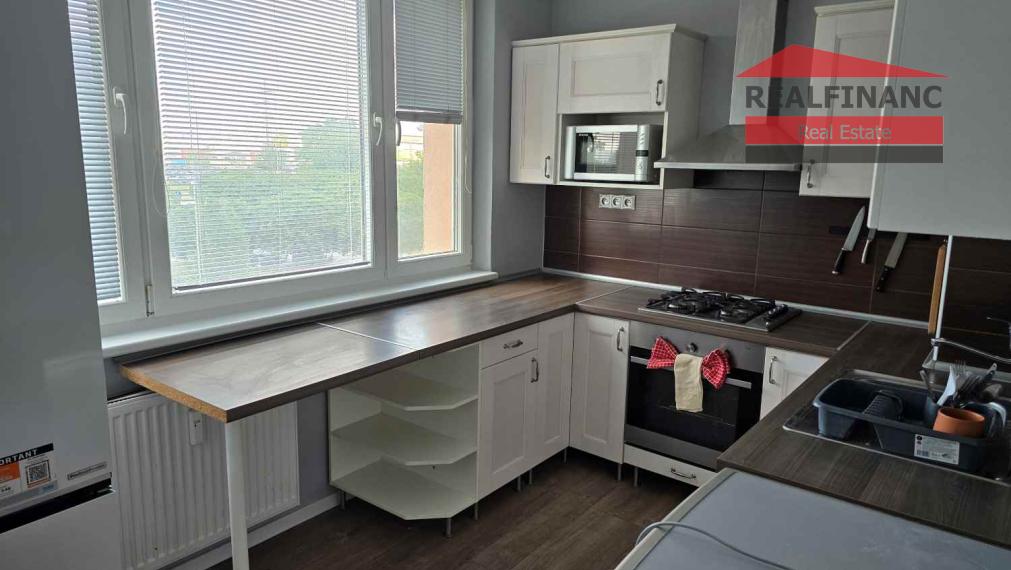 REALFINANC 100% aktuálny!!! Na prenájom po rekonštrukcii 3-izbový byt 68 m2, loggia, Jiráskova - Trnava.