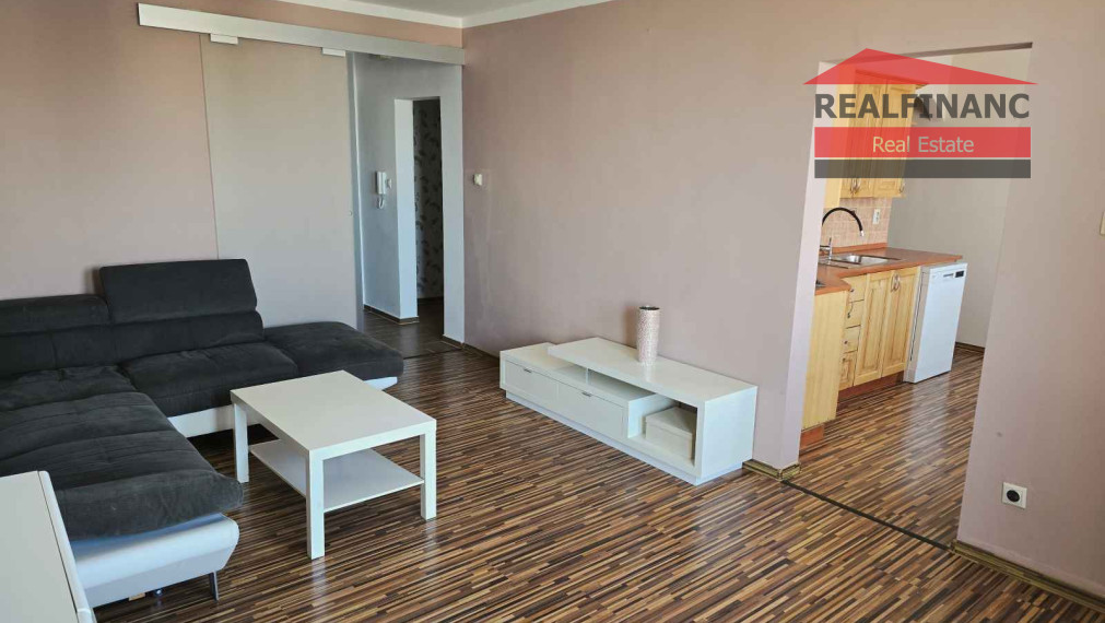 REALFINANC 100% aktuálny!!! Po rekonštrukcii 3-izbový byt 73,02 m2 + 4 m2 loggia, Rovná ulica Trnava.