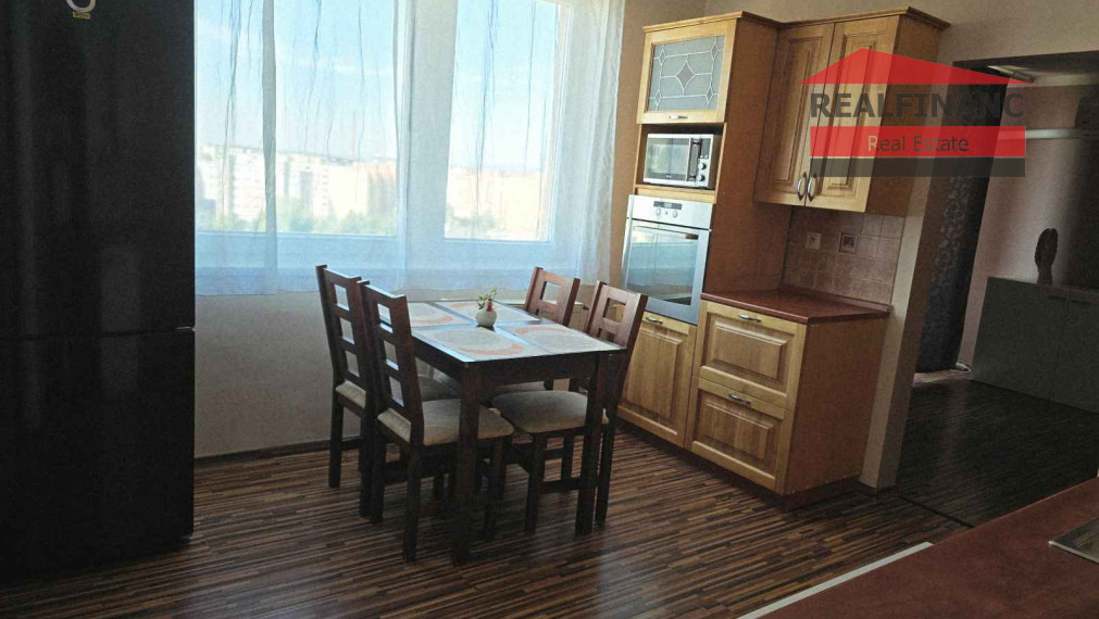 REALFINANC 100% aktuálny!!! Po rekonštrukcii 3-izbový byt 73,02 m2 + 4 m2 loggia, Rovná ulica Trnava.