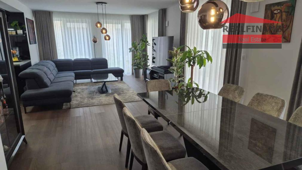 REALFINANC 100% aktuálny!!! Novostavba 4 izbový byt 156,5 m² v novostavbe Rezidencia Hviezdoslavova v centre mesta Trnava.
