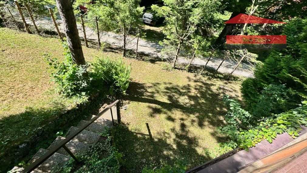 Na predaj zariadená chata s pozemkom 352m2 v srdci Malých Karpát – Buková