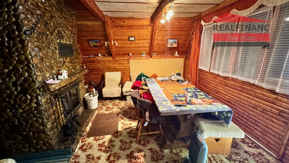 Na predaj zariadená chata s pozemkom 352m2 v srdci Malých Karpát – Buková
