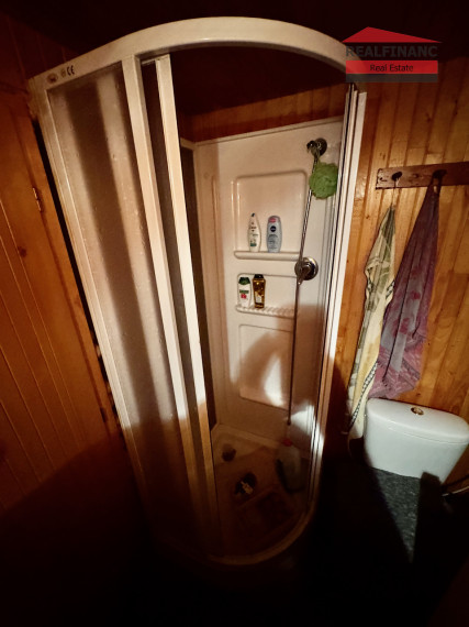 Na predaj zariadená chata s pozemkom 352m2 v srdci Malých Karpát – Buková