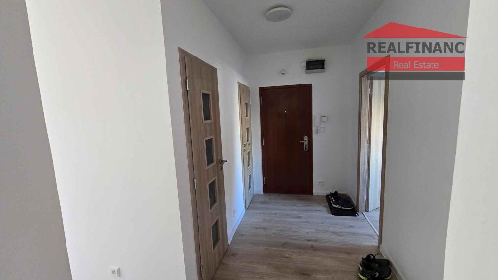 REALFINANC 100% aktuálny!!! Po kompletnej rekonštrukcii 3-izbový byt 65 m2, Mlynárska ulica, Sereď.