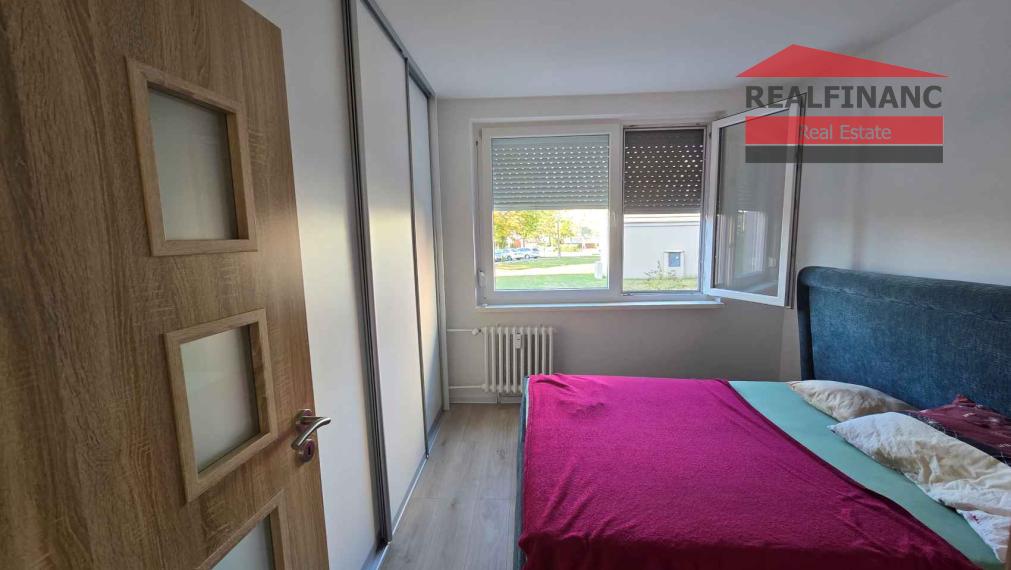 REALFINANC 100% aktuálny!!! Po kompletnej rekonštrukcii 3-izbový byt 65 m2, Mlynárska ulica, Sereď.