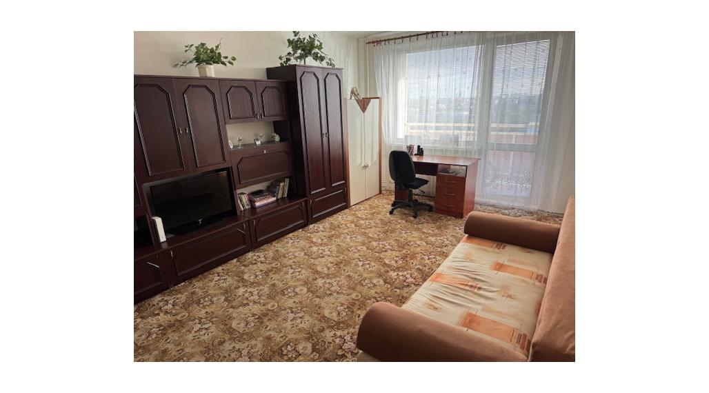 Predám veľký 1 izbový byt 42m2 + 2x lodžia na sídl. Prednádražie v Trnave