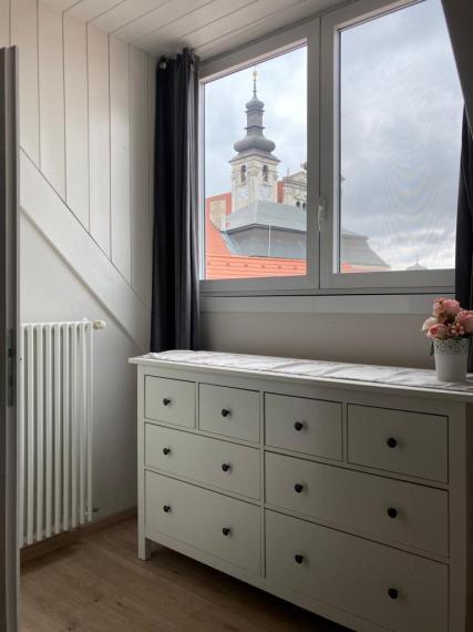 Atypický – vzdušný a murovaný 3-izbový byt s výmerou 80 m2 priamo v centre mesta Trnavy