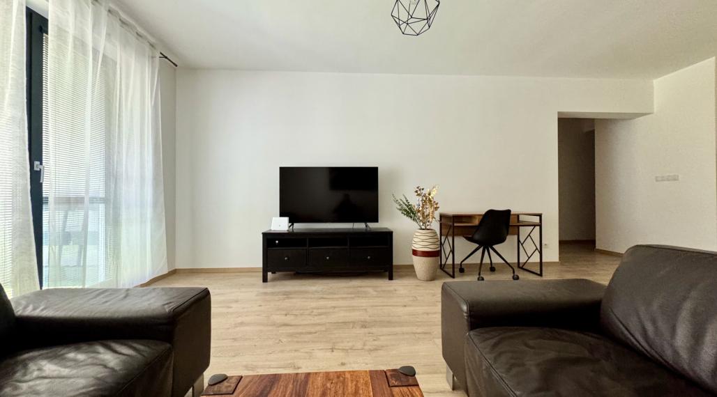 # CITY RESIDENCE # Exkluzívny 2.-izb. kompletne zariadený byt s terasou, 2x šatník, park. miesto, CENTRUM MESTA