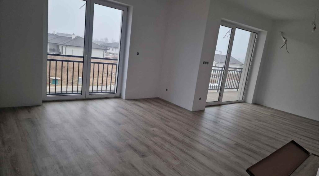 REALFINANC – 100% aktuálny! Novostavba 2 izbový murovaný byt 67,28 m2 v štandarte s kuchynskou linkou !