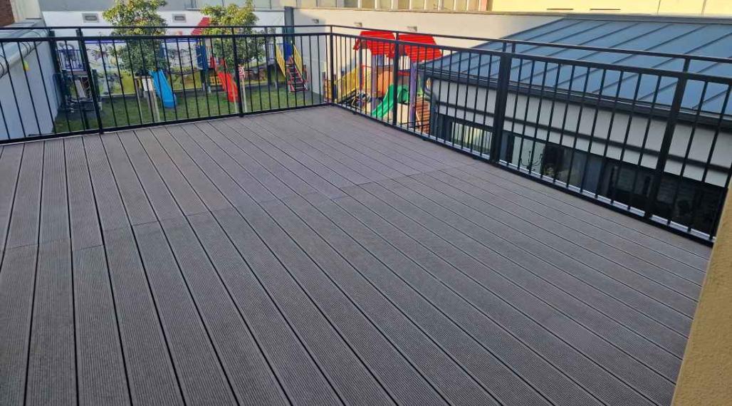 REALFINANC 100% aktuálny – Reprezentatívny moderný 1 izbový byt 63 m2 + terasa 20 m2 v historickom centre mesta Trnava.