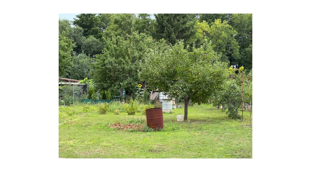 NOVÁ CENA !!! Predám veľký pozemok v záhradkárskej časti Kamenný Mlyn Trnava s výmerou cca 462m2