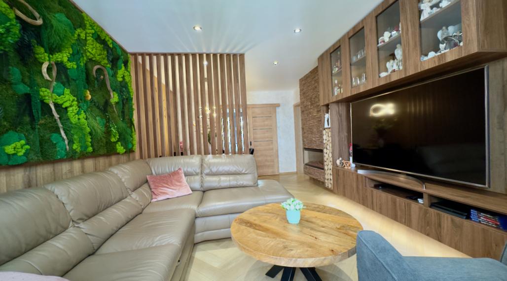 TEHLOVÝ 3.-izb. kompl. zrekonštruovaný byt s balkónom, 70m2, klíma, 5x vstavaná skriňa, Koniarekova ul.