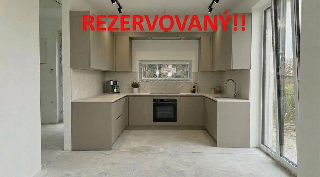 REZERVOVANÝ, dokončenie v štandarde!!! NOVOSTAVBA 4.-izb. RD, hliníkové žalúzie, 2x park. miesto, obec Dolná Krupá