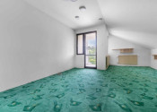 REALFINANC – 100% aktuálny! 35 ročný - 5 izbový rodinný dom s garážou, pozemok 692 m2, Opoj ! - fotografia 7