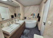 REALFINANC 100% aktuálny!!! Novostavba 4 izbový byt 156,5 m² v novostavbe Rezidencia Hviezdoslavova v centre mesta Trnava. - fotografia 11