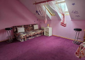 Na prenájom po rekonštrukcii 3-izbový byt 100 m2, v rodinnom dome pre 3 študentky kúsok od centra, Oblúková ulica, Trnava. - fotografia 6