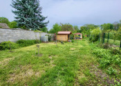 Na predaj SLNEČNÝ stavebný pozemok so starším rodinným domom v obci Kátlovce - fotografia 8