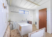 REALFINANC – 100% aktuálny! 35 ročný - 5 izbový rodinný dom s garážou, pozemok 692 m2, Opoj ! - fotografia 18