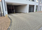 REALFINANC 100% aktuálne!!! Bezpečné parkovanie v bytovom dome cca 13 m2 v novostavbe City Residence v centre mesta Trnava, Štefánikova ulica. - fotografia 3