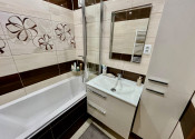 TOP LOKALITA!! Zariadený 3.-izb. byt s loggiou po rekonštrukcii na Družbe - fotografia 9