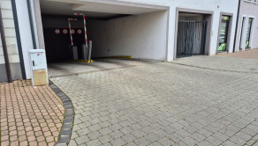 REALFINANC 100% aktuálne!!! Bezpečné parkovanie v bytovom dome cca 13 m2 v novostavbe City Residence v centre mesta Trnava, Štefánikova ulica. - fotografia 3