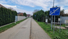 REALFINANC – 100% aktuálny! Stavebný pozemok celkom 959 m2, tichá ulica obec Madunice !!! - fotografia 2