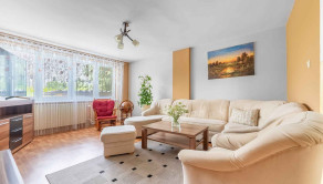 REALFINANC – 100% aktuálny! 35 ročný - 5 izbový rodinný dom s garážou, pozemok 692 m2, Opoj ! - fotografia 1
